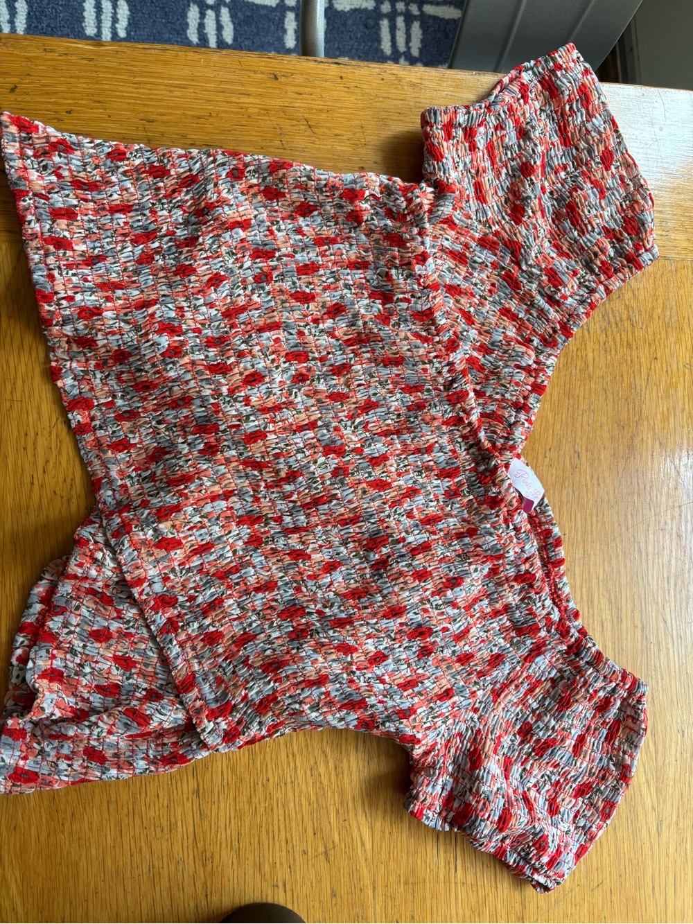 Pink Lily Red Floral Smocked V-Neck Crop Top - Picture 4 of 4